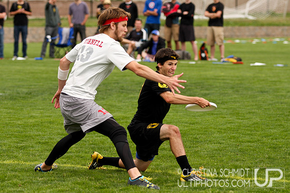 2012 USAU D-I College Championships Friday Round 2 Action