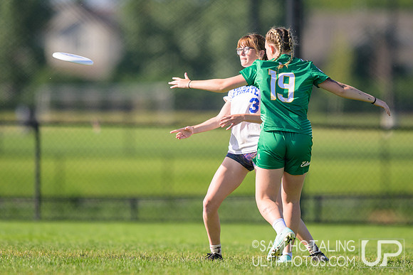 Edina vs Four Rivers Otters in prequarters at High School National Invite