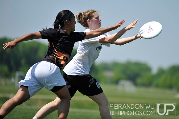 Saturday Women's Pool Play & Crossovers - 2012 USAU D-III College Championships