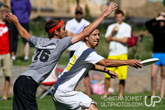 2012 USAU D-I College Championships Sunday Qtrs Action