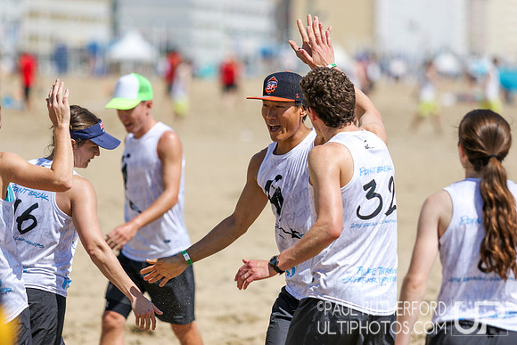 Action from 2016 USAU Beach Nationals