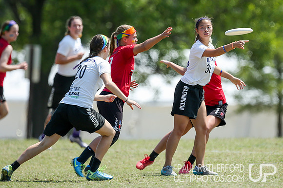 Action from USAU College Division 1 Nationals