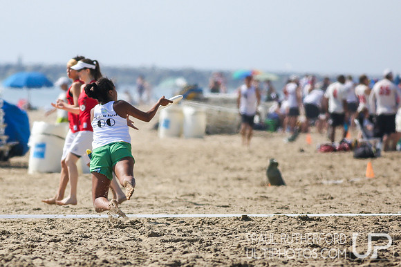 Action from 2016 USAU Beach Nationals