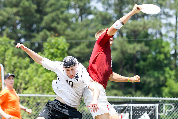 Action from USAU College Division 1 Nationals