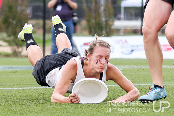 Action from USAU College Division 1 Nationals