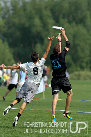 2012 USAU D-I College Championships Saturday Action
