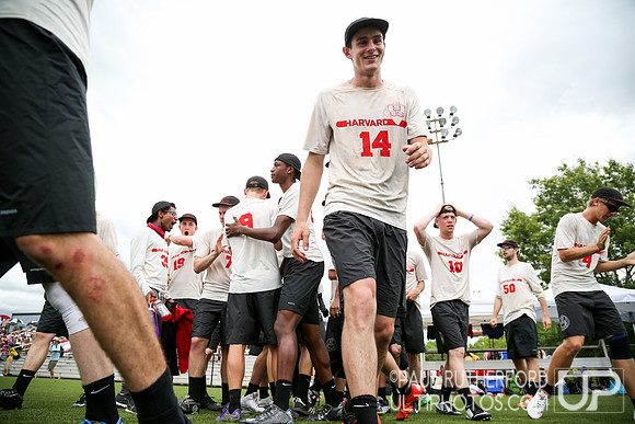 Action from USAU College Division 1 Nationals