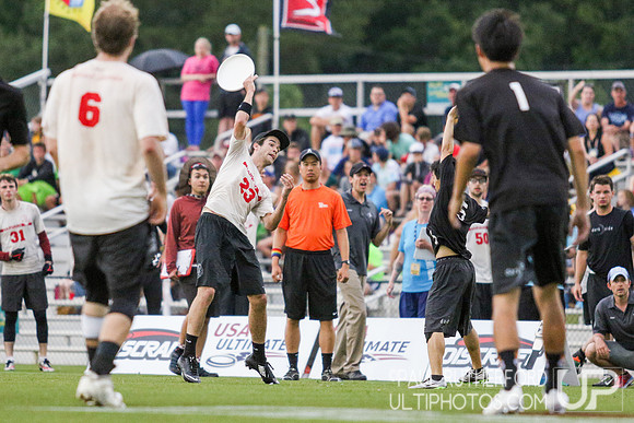 Action from USAU College Division 1 Nationals