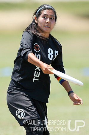 Action from USAU College Division 1 Nationals