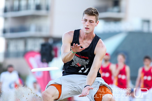 Action from 2016 USAU Beach Nationals