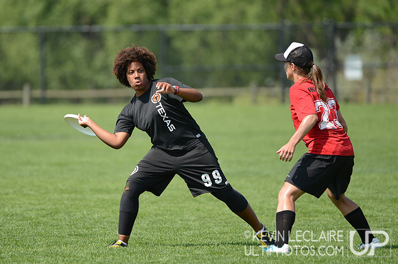 2012 USAU D-I College Championships Saturday Action