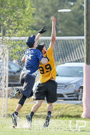 Action from USAU College Division 1 Nationals