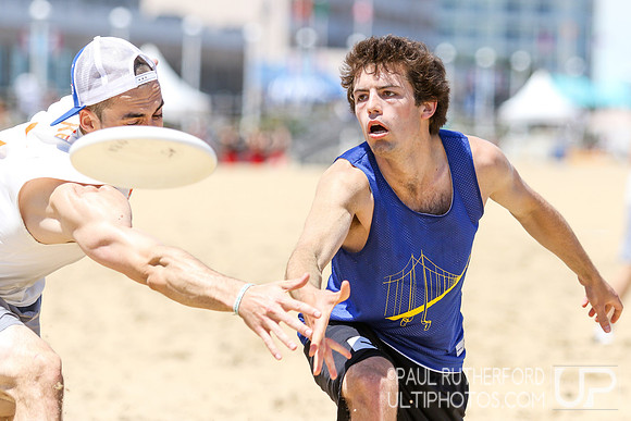Action from 2016 USAU Beach Nationals