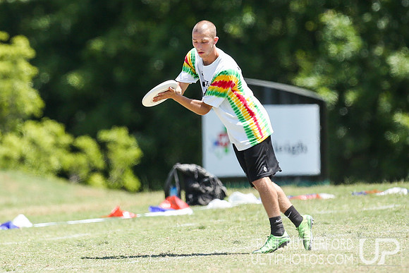 Action from USAU College Division 1 Nationals