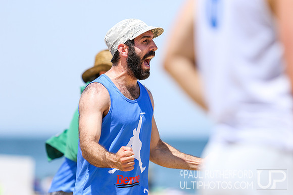 Action from 2016 USAU Beach Nationals
