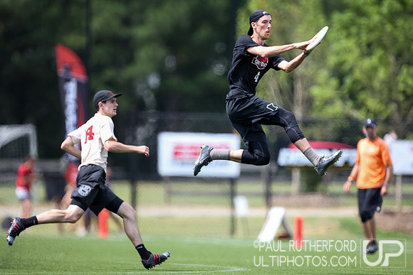 Action from USAU College Division 1 Nationals