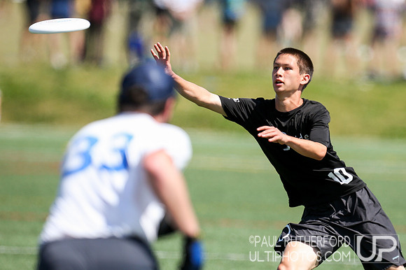 Action from USAU College Division 1 Nationals