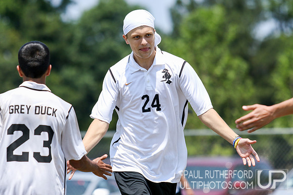 Action from USAU College Division 1 Nationals