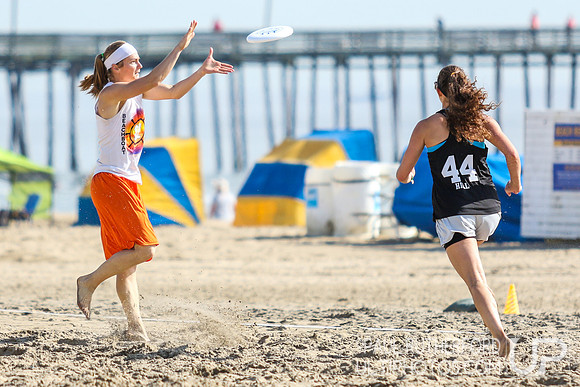 Action from 2016 USAU Beach Nationals