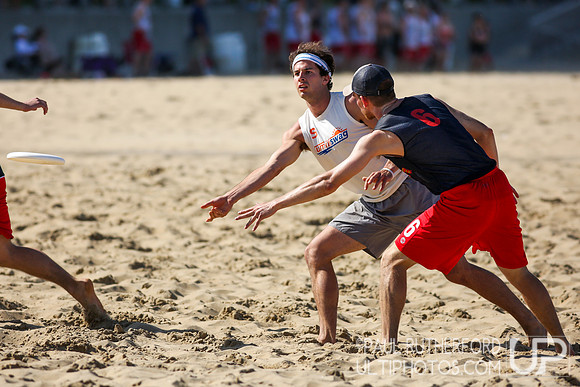 Action from 2016 USAU Beach Nationals