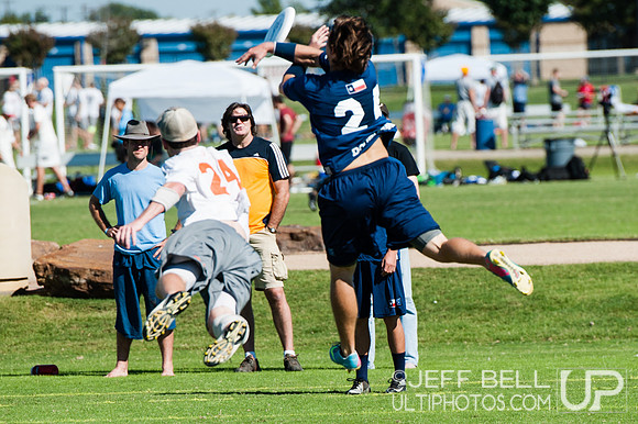 USAU_Nationals_2013_Thursday_20131016_145628_JBP2025