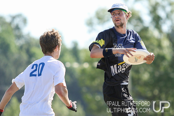 Action from USAU College Division 1 Nationals