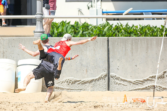 Action from 2016 USAU Beach Nationals