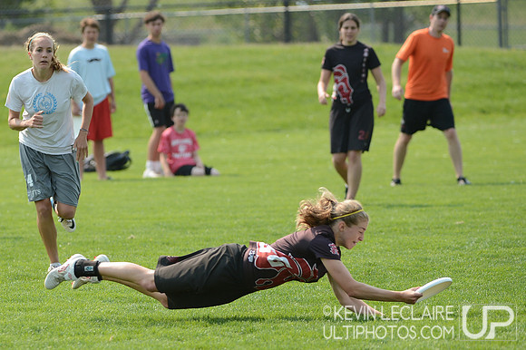 2012 USAU D-I College Championships Saturday Action