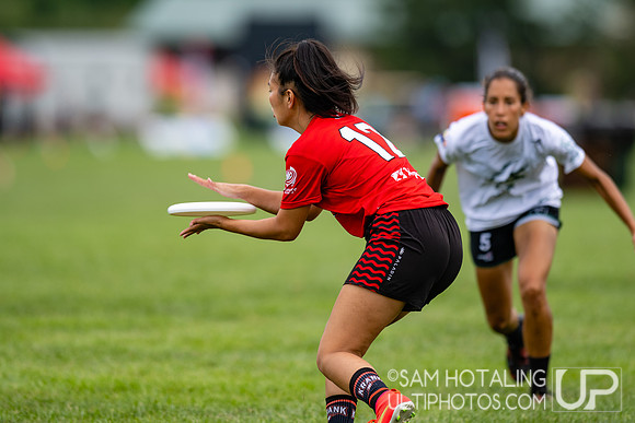 Alligators Masi vs Wollongong Krank in pool play at World Ultimate Club Championships