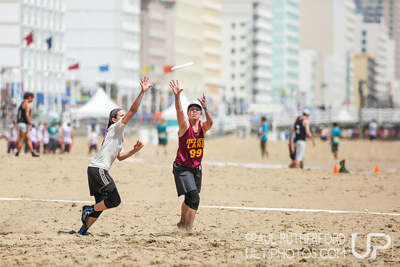 Action from 2016 USAU Beach Nationals