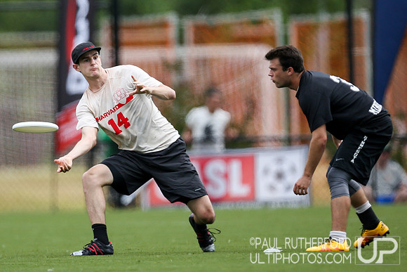 Action from USAU College Division 1 Nationals