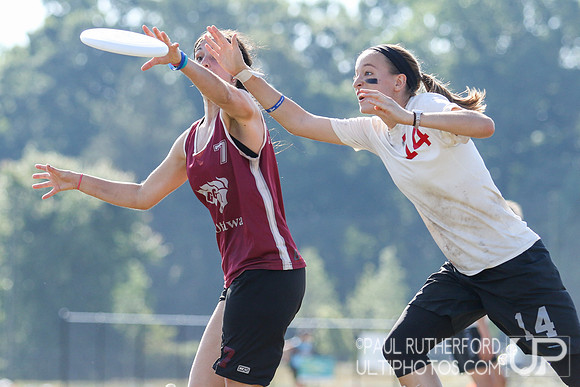 Action from USAU College Division 1 Nationals