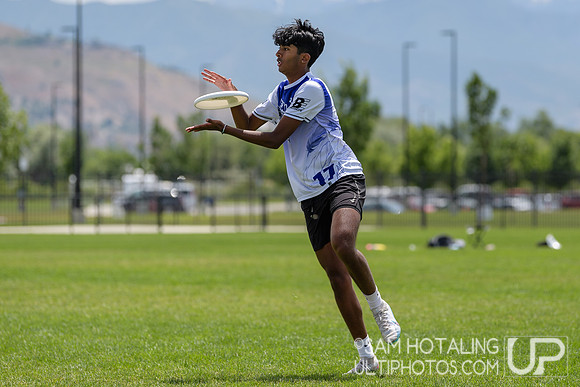 Nathan Hale vs Eastside Prep Eagles in quarters at High School National Invite