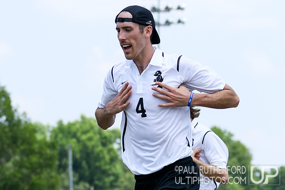 Action from USAU College Division 1 Nationals