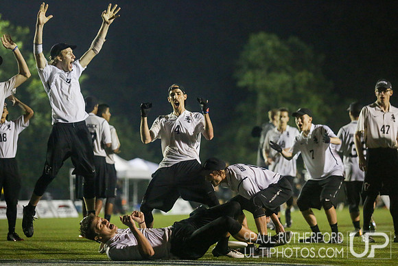 Action from USAU College Division 1 Nationals