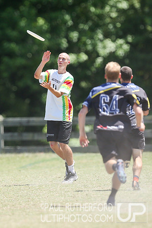 Action from USAU College Division 1 Nationals