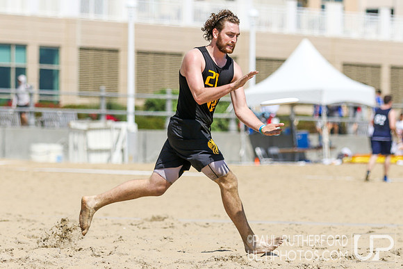 Action from 2016 USAU Beach Nationals