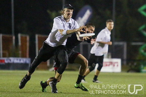 Action from USAU College Division 1 Nationals