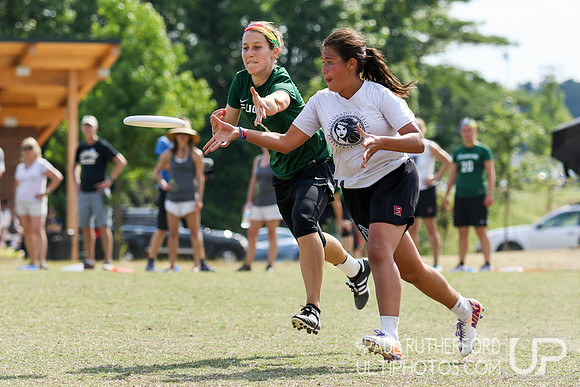 Action from USAU College Division 1 Nationals