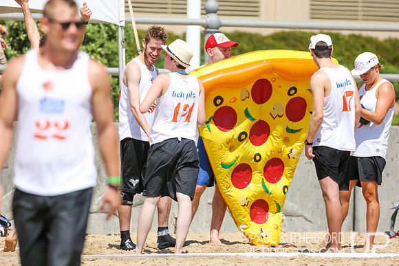 Action from 2016 USAU Beach Nationals