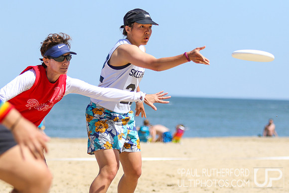 Action from 2016 USAU Beach Nationals