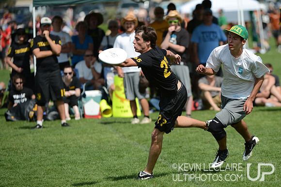 2012 USAU D-I College Championships Saturday Action