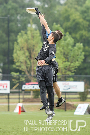 Action from USAU College Division 1 Nationals