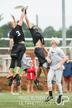 Action from USAU College Division 1 Nationals