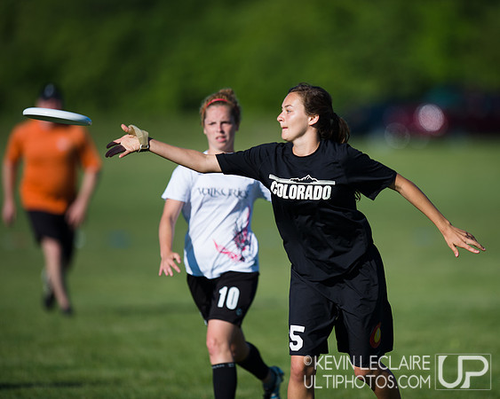 2014 USAU D-I College Champs Saturday Round 1 Action