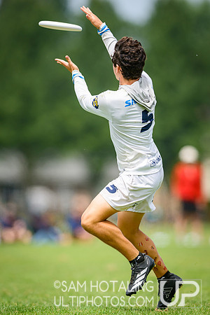 Pool play at USAU D-I College Championships