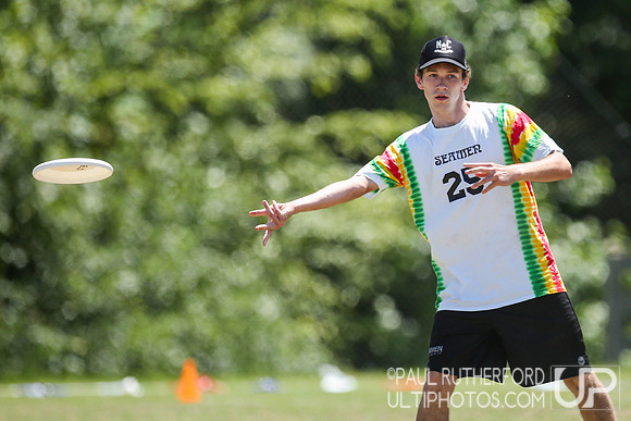 Action from USAU College Division 1 Nationals
