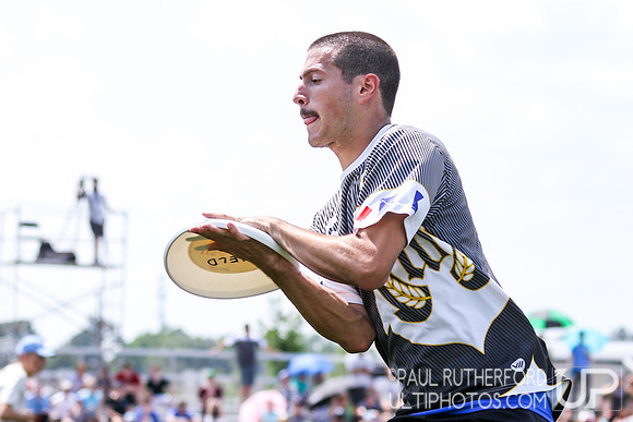 Action from USAU College Division 1 Nationals