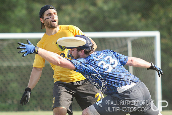 Action from USAU College Division 1 Nationals