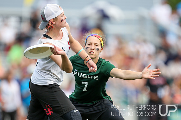 Action from USAU College Division 1 Nationals
